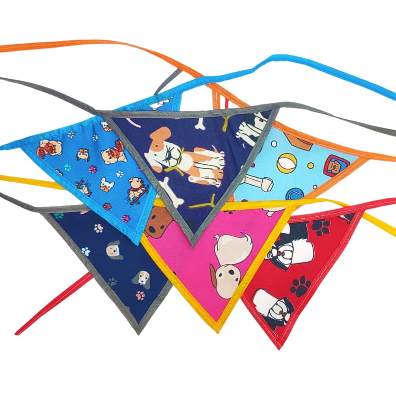 kit 100 bandanas tecido estampada Pet shop Cão e gato M