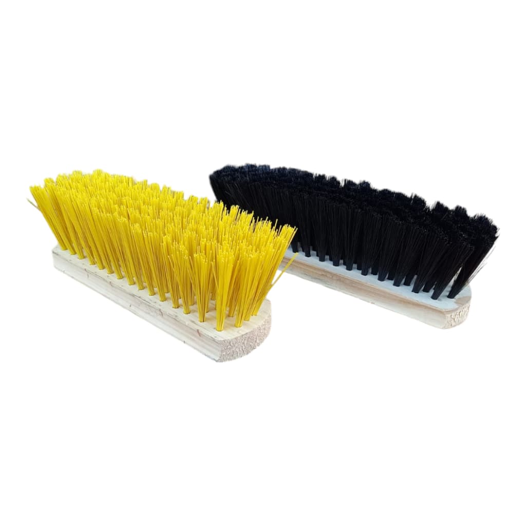 escovas de cavalo 1 para brilho nos pêlos e outra para limpeza