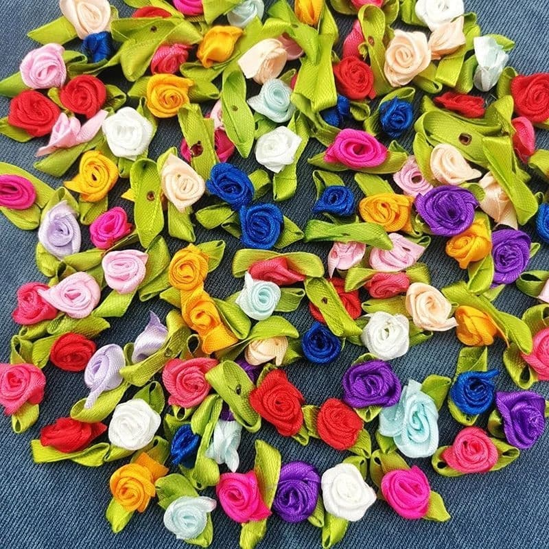 100 Pçs/Lote 27mm Largura Mini Artesanal Rosa Flor Fita De Cetim Rosetas Apliques De Tecido Para Decoração De Casamento