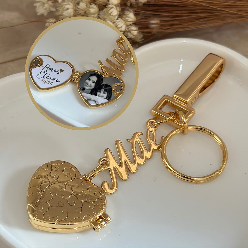 Chaveiro Relicario Coração Palavra Mãe Com Fotos de Presente